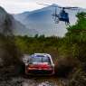 Safari Rally nel caos totale: Evans si ferma nel fango, Ogier ne approfitta