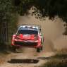 Ogier e Landais domano l’Acropoli 2026: Toyota festeggia in Grecia dopo il colpo di scena Neuville